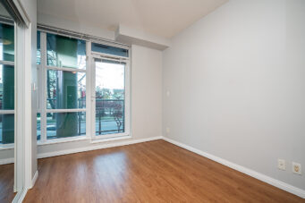 TH6 168 Esplanade E, North Vancouver