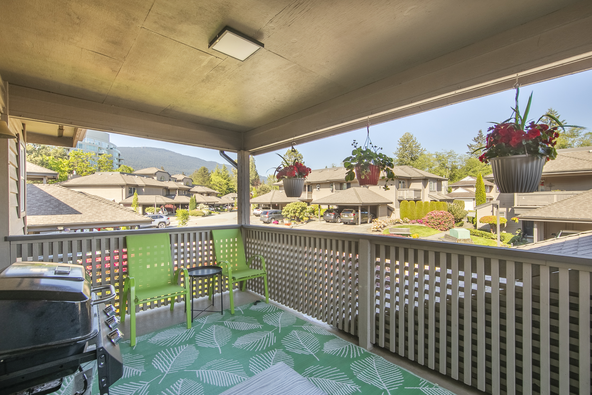 836 Roche Point Dr