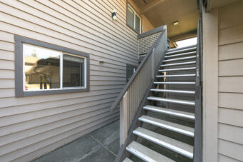 836 Roche Point Dr