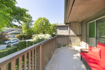 836 Roche Point Dr