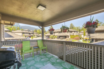 836 Roche Point Dr