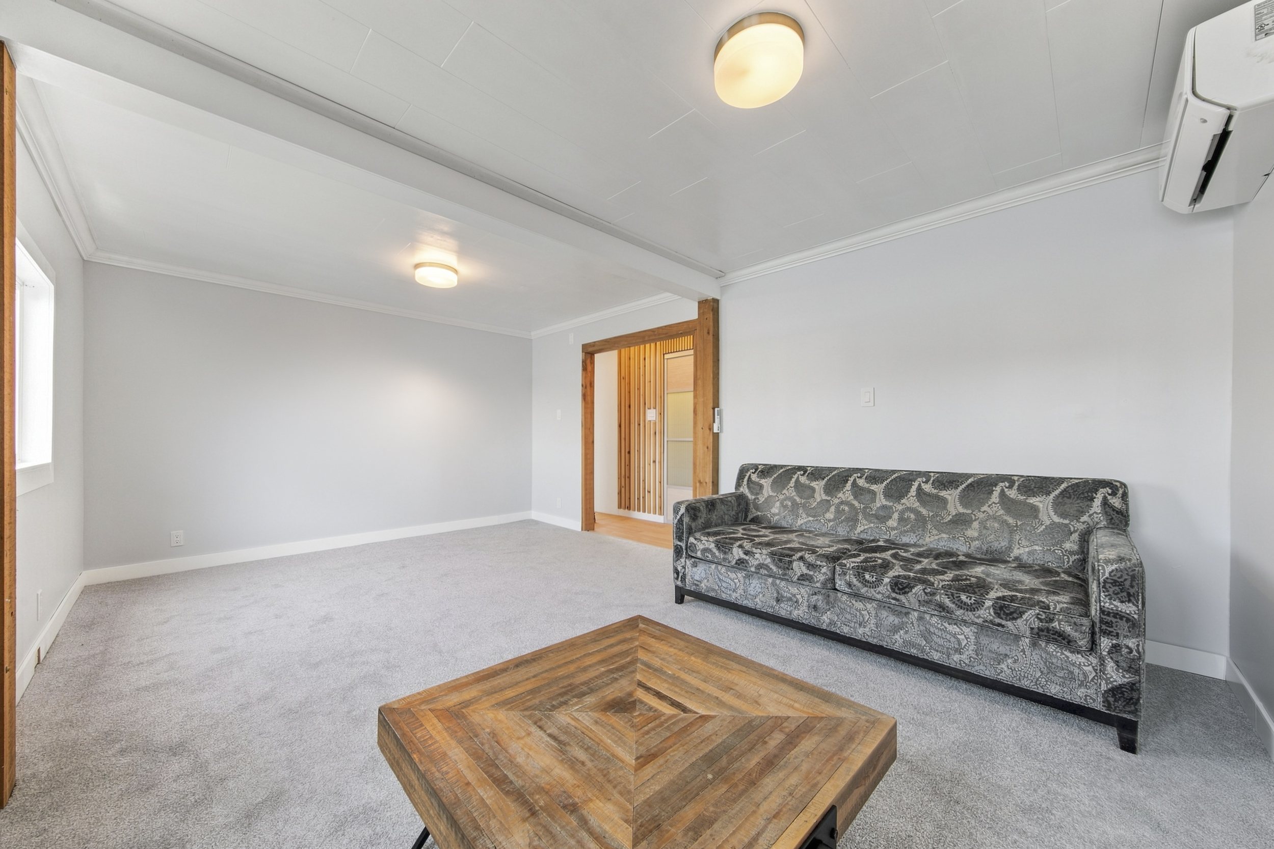 A23 415 W Esplanade