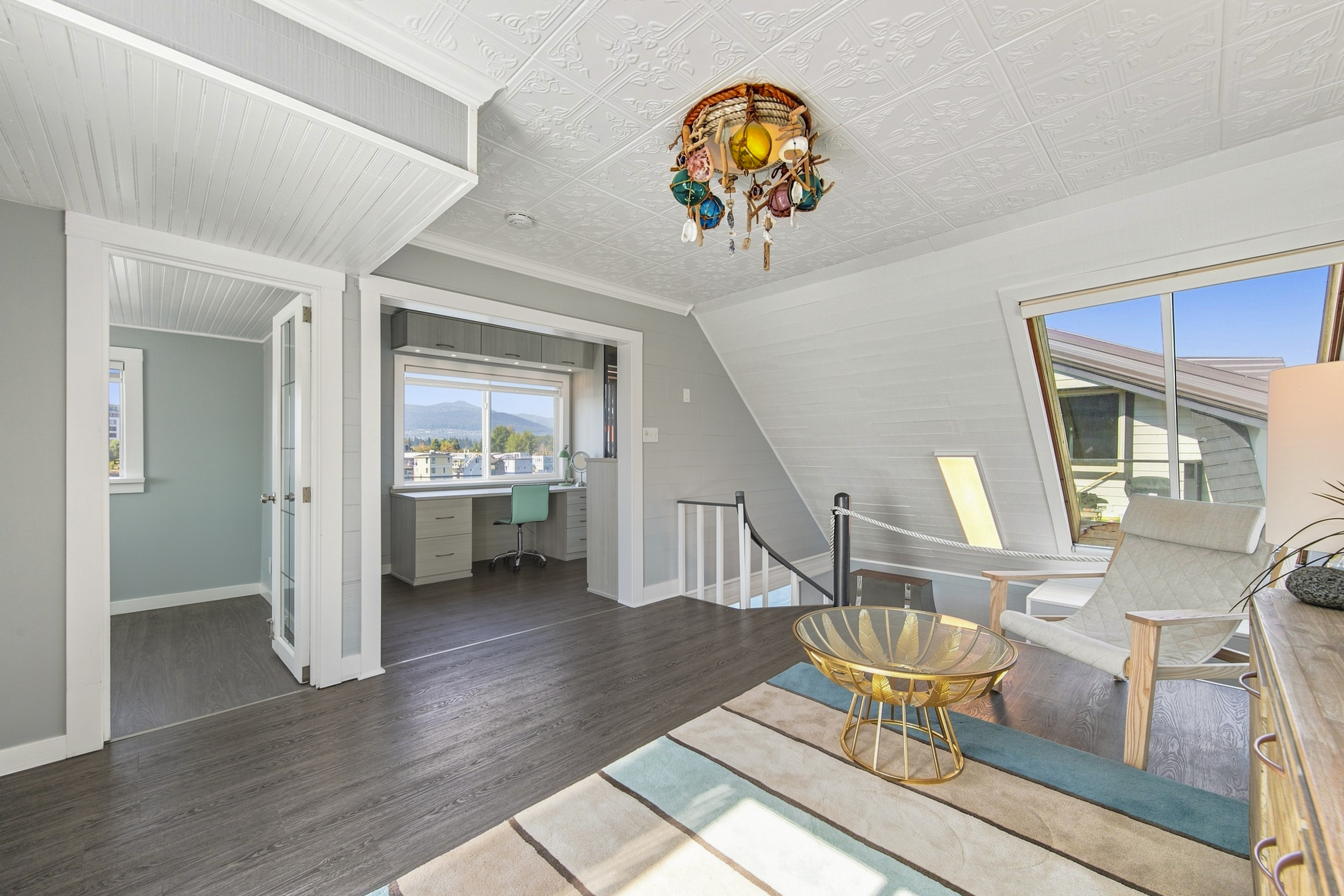 A23 415 W Esplanade