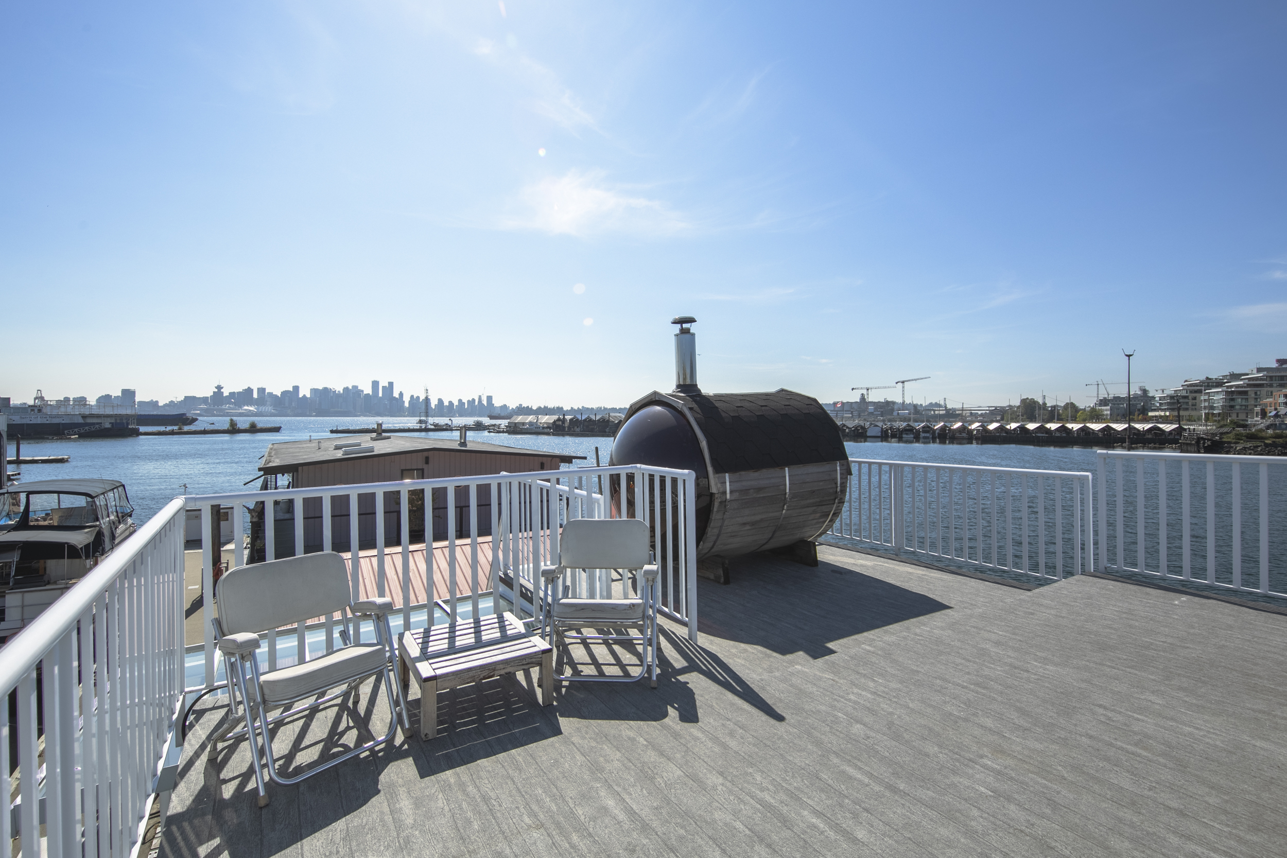 A23 415 W Esplanade