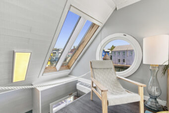 A23 415 W Esplanade