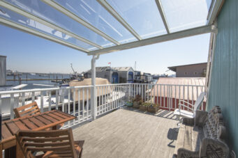 A23 415 W Esplanade