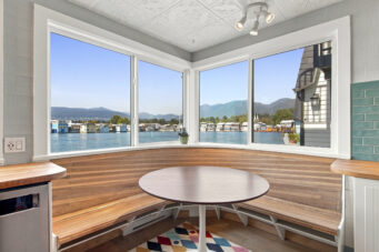 A23 415 W Esplanade
