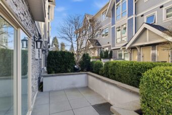 1 115 W Queens Rd
