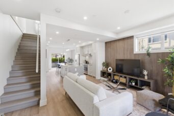1 115 W Queens Rd