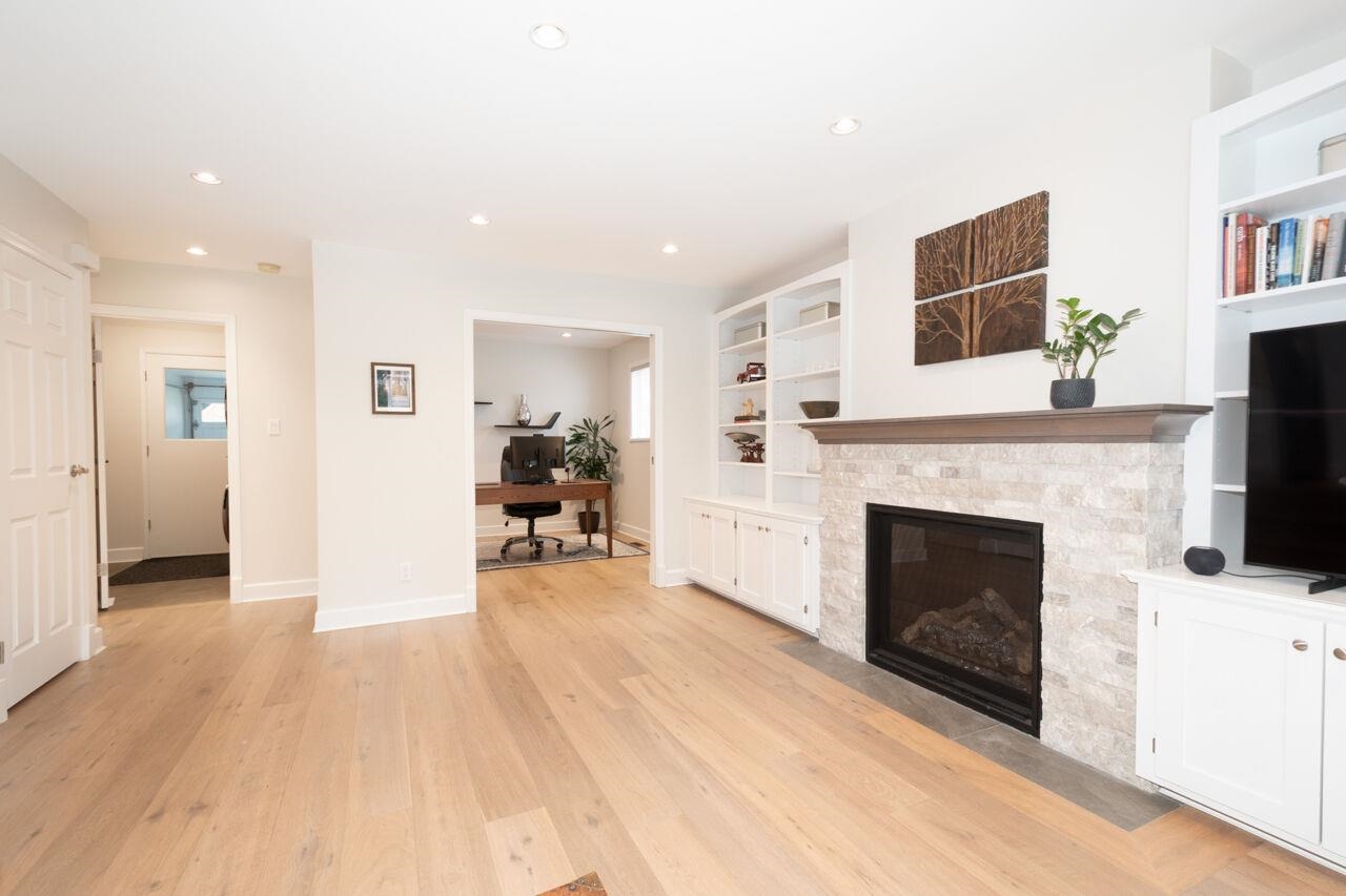 1716 Cascade Court