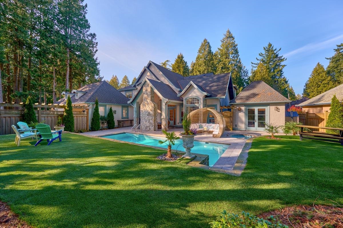 2534 Cedar Drive