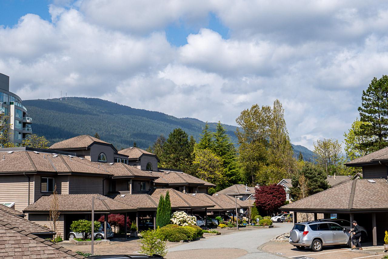 836 Roche Point Dr