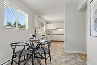 836 Roche Point Dr